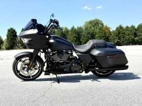 FLTRX 2025 Road Glide™ thumb 3