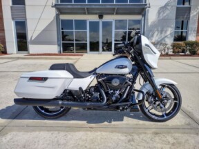FLHX 2025 Street Glide™ thumb 3