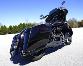 FLHXSE 2017 CVO™ Street Glide® thumb 1