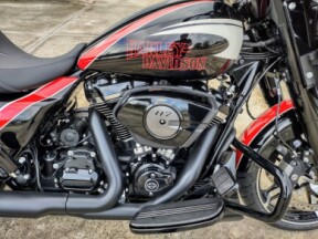 FLHX 2024 Street Glide® thumb 2