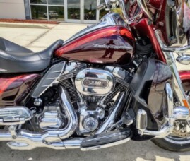 FLHTKSE 2014 CVO™ Electra Glide Ultra Limited® thumb 2