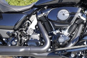 FLTRX 2025 Road Glide™ thumb 2