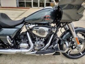 FLTRX 2025 Road Glide™ thumb 2