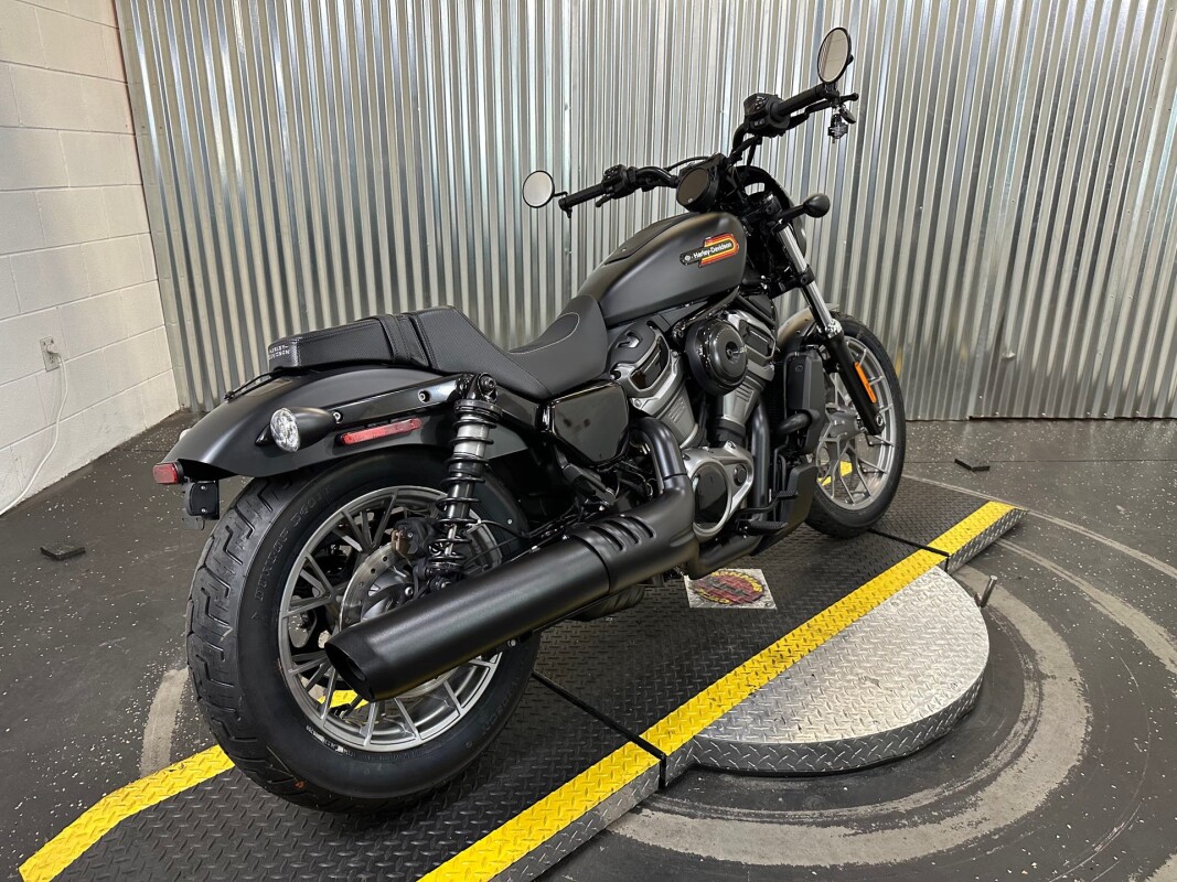 RH975S 2023 Nightster Special - Photo 9