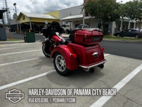 2013 Harley-Davidson<sup>®</sup> Tri Glide™ Ultra Classic® thumb 1