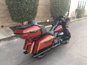 FLTRK 2024 Road Glide<sup>®</sup> Limited thumb 1