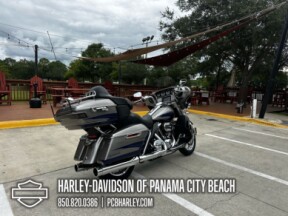 2017 Harley-Davidson® CVO™ Limited thumb 3
