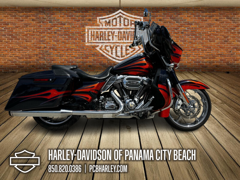 2015 Harley-Davidson<sup>®</sup> CVO™ Street Glide®