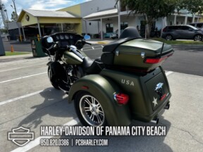 2022 Harley-Davidson<sup>®</sup> Tri Glide® Ultra thumb 1