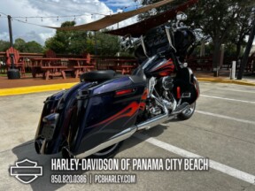 2015 Harley-Davidson<sup>®</sup> CVO™ Street Glide® thumb 3