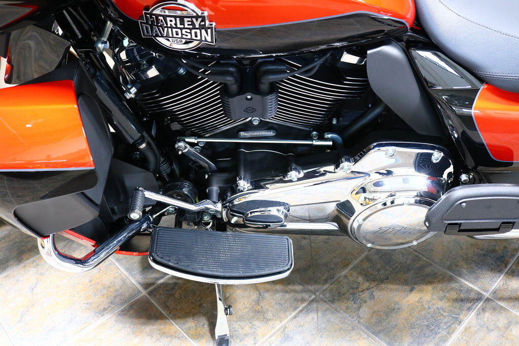 FLHXU 2025 Street Glide Ultra - Photo 2