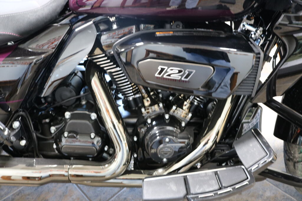 FLTRXSE 2025 CVO Road Glide - Photo 9