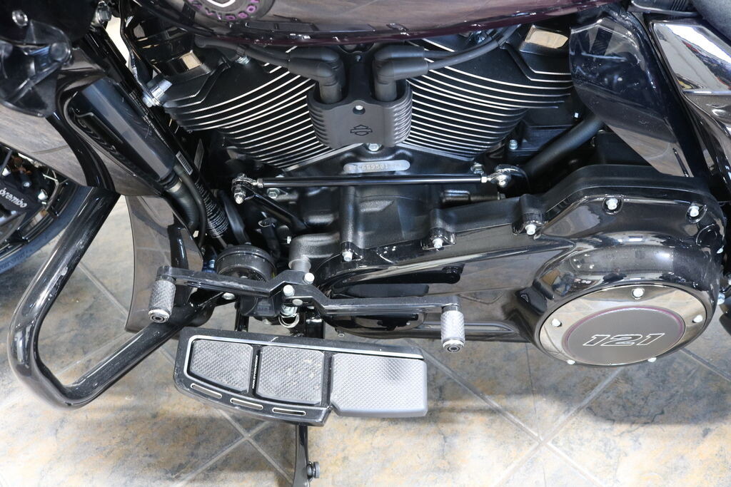 FLTRXSE 2025 CVO Road Glide - Photo 2