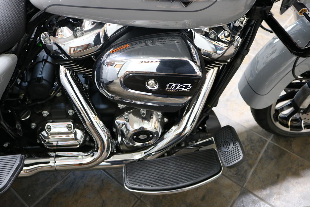 FLTRT 2025 Road Glide 3 - Photo 9
