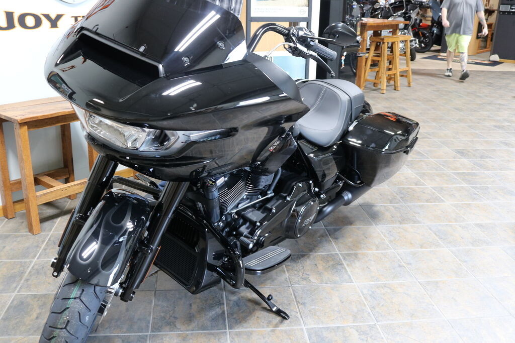 FLTRX 2025 Road Glide - Photo 4