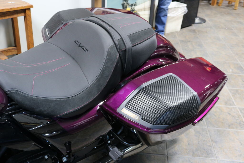 FLTRXSE 2025 CVO Road Glide - Photo 3