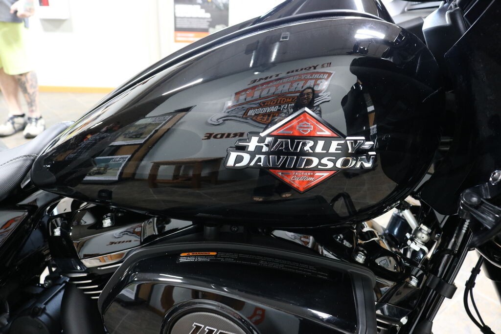 FLTRX 2025 Road Glide - Photo 8