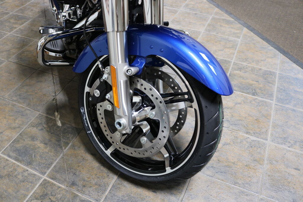 FLTRX 2025 Road Glide - Photo 6