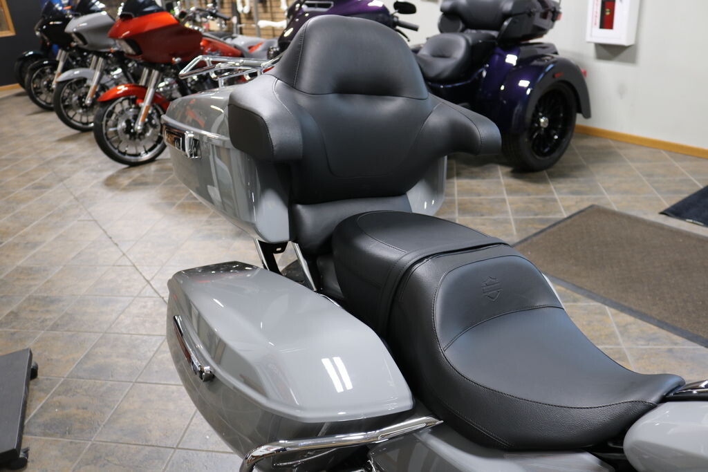 FLHXU 2025 Street Glide Ultra - Photo 10