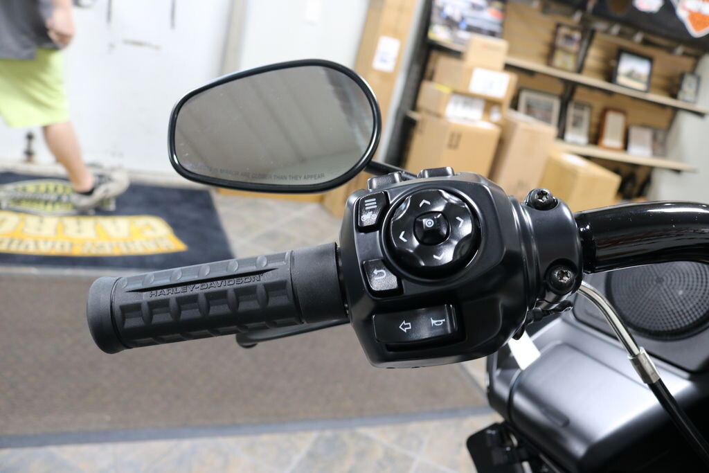 FLTRX 2025 Road Glide - Photo 10
