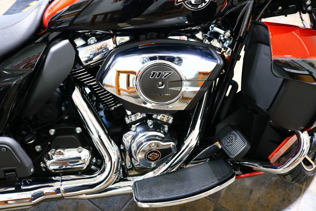 FLHXU 2025 Street Glide Ultra - Photo 9