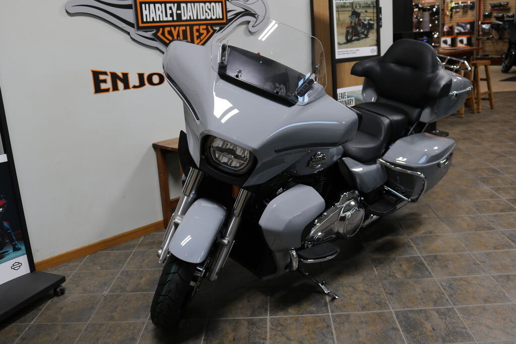 FLHXU 2025 Street Glide Ultra - Photo 4