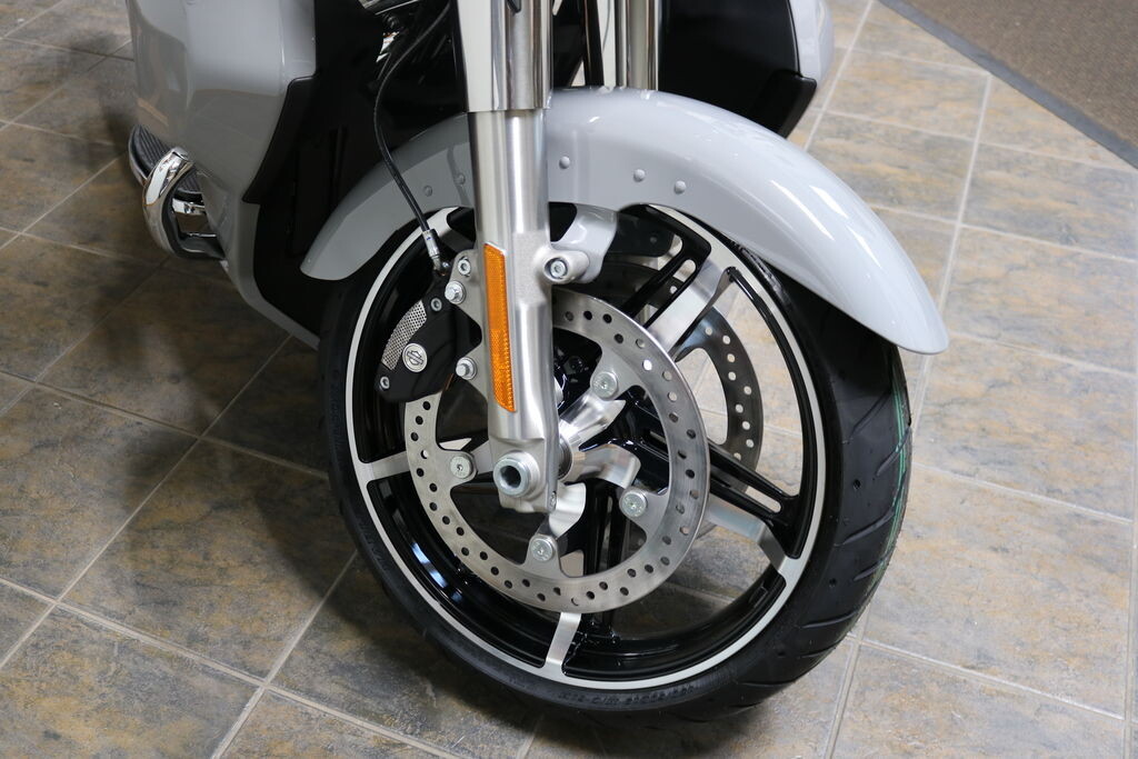 FLHXU 2025 Street Glide Ultra - Photo 6