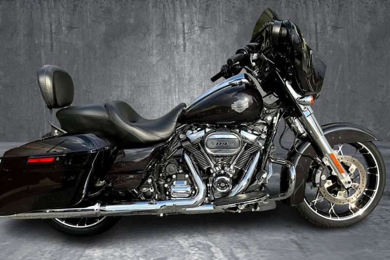 2021 Harley-Davidson<sup>®</sup> Street Glide<sup>®</sup> Special BLACK JACK METALLIC