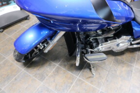 2025 Harley-Davidson® Road Glide® Blue Burst thumb 3