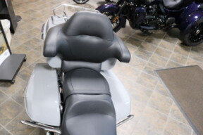 FLHXU 2025 Street Glide™ Ultra thumb 1