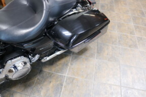 2016 Harley-Davidson® Street Glide® Special Black Denim thumb 2