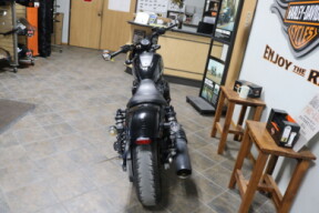 RH975 2022 Nightster™ thumb 1