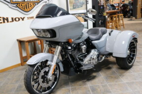 FLTRT 2025 Road Glide® 3 thumb 1