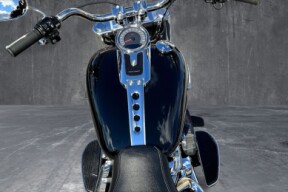 2024 Harley-Davidson<sup>®</sup> Fat Boy<sup>®</sup> 114 VIVID BLACK W/ PINSTRIPE thumb 0