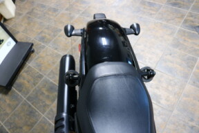 RH975 2024 Nightster™ thumb 2