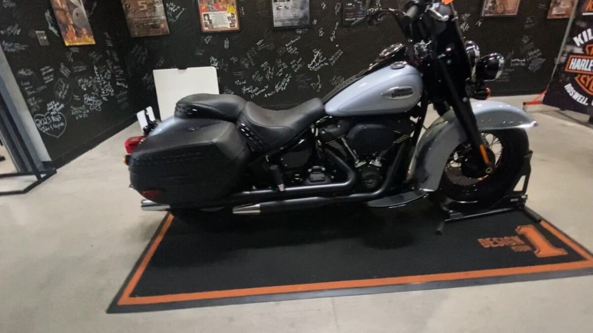 2024 Harley-Davidson Heritage Classic ATLAS SLV MTLIC W/ PINSTRIP - Photo 9