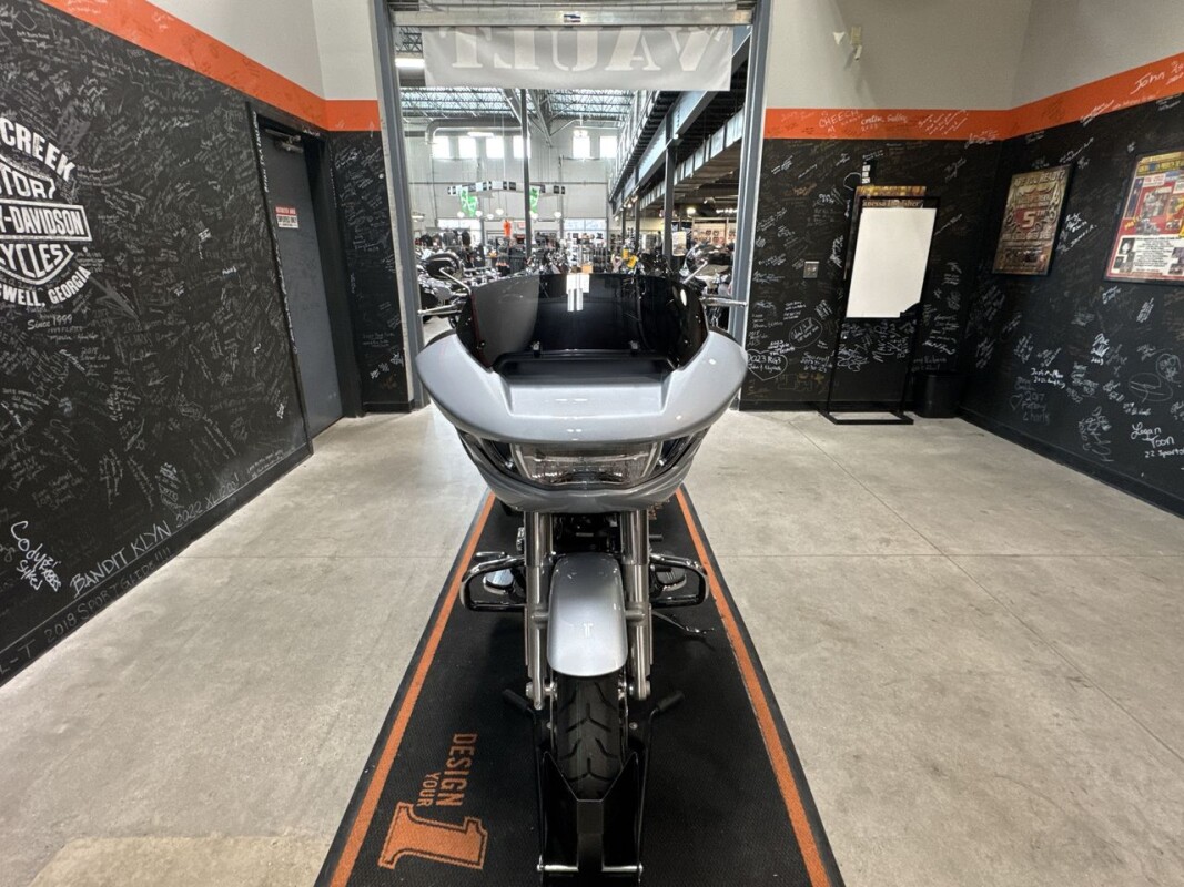 2025 Harley-Davidson Road Glide ATLAS SLV MTLIC - Photo 2
