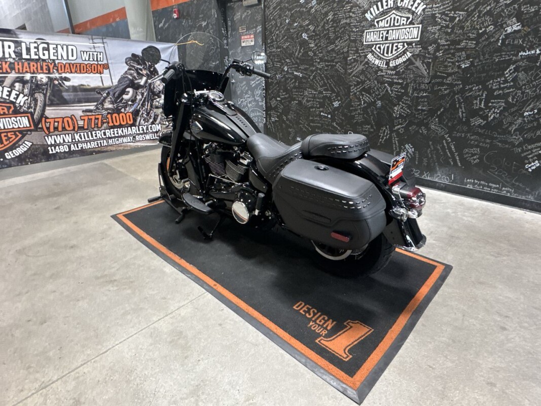 2025 Harley-Davidson Heritage Classic VIVID BLACK W/ PINSTRIPE - Photo 7