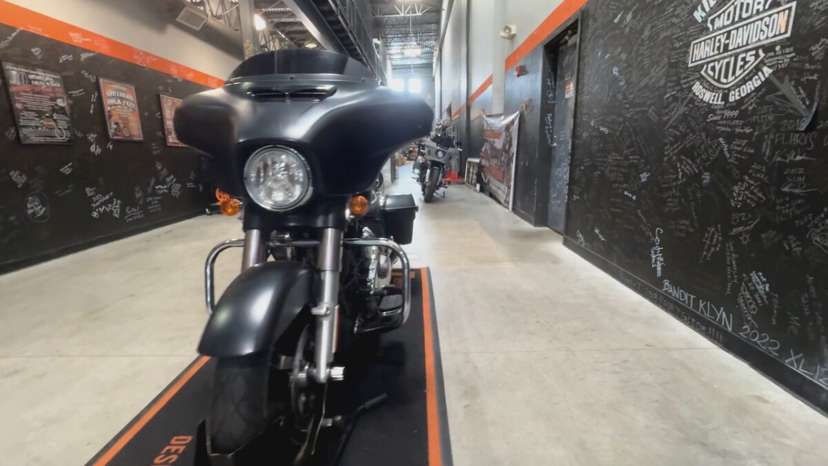 2017 Harley-Davidson Street Glide Special BLACK DENIM - Photo 8