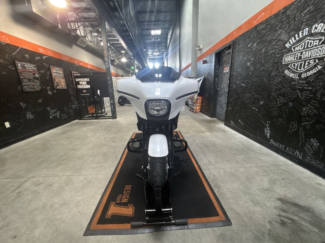 FLHX 2025 Street Glide - Photo 10