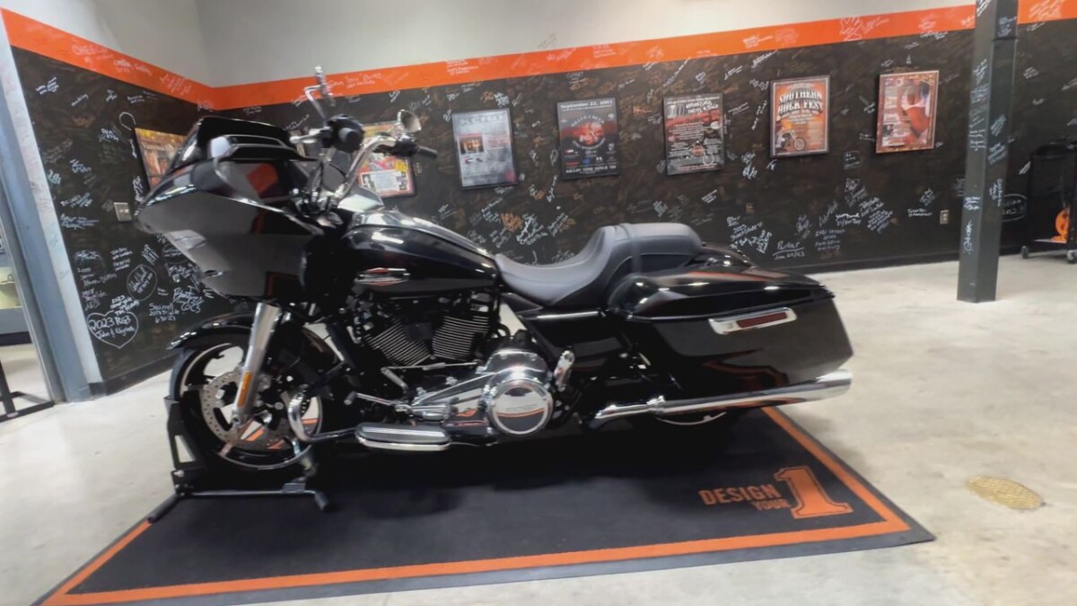 2025 Harley-Davidson Road Glide VIVID BLACK - Photo 9