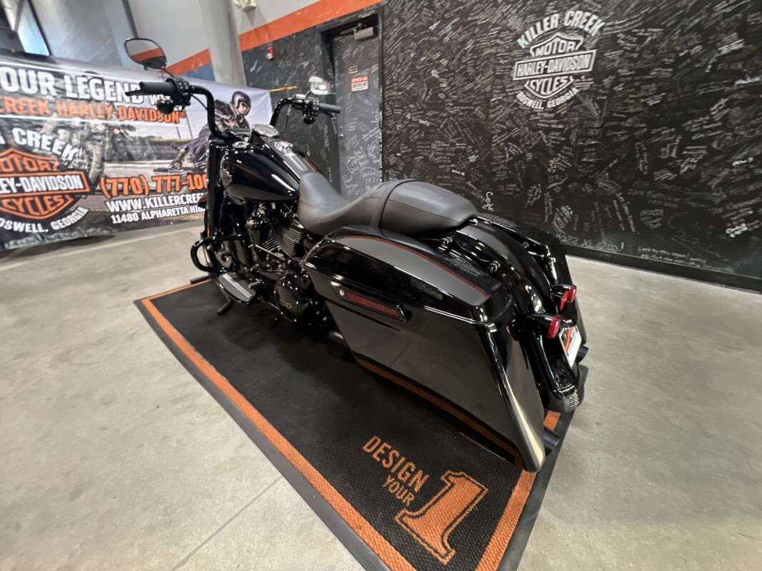 2025 Harley-Davidson Road King Special VIVID BLACK