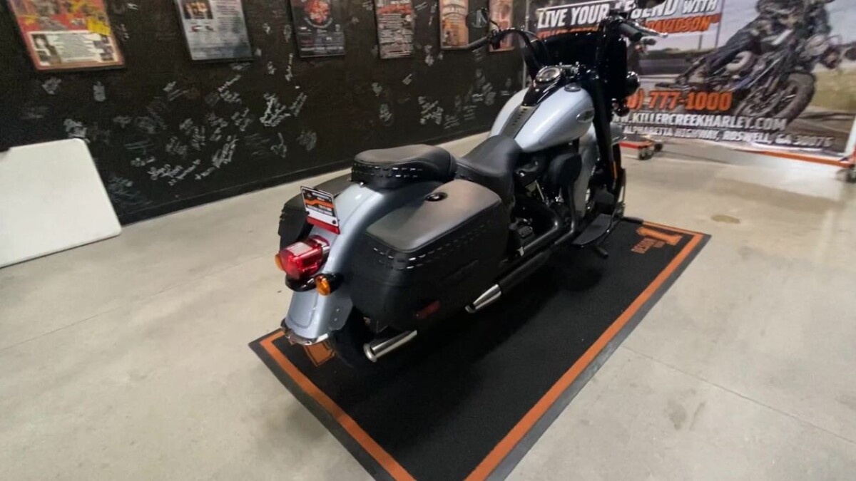 2024 Harley-Davidson Heritage Classic ATLAS SLV MTLIC W/ PINSTRIP - Photo 8