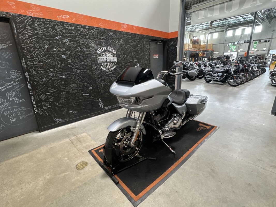 2025 Harley-Davidson Road Glide ATLAS SLV MTLIC