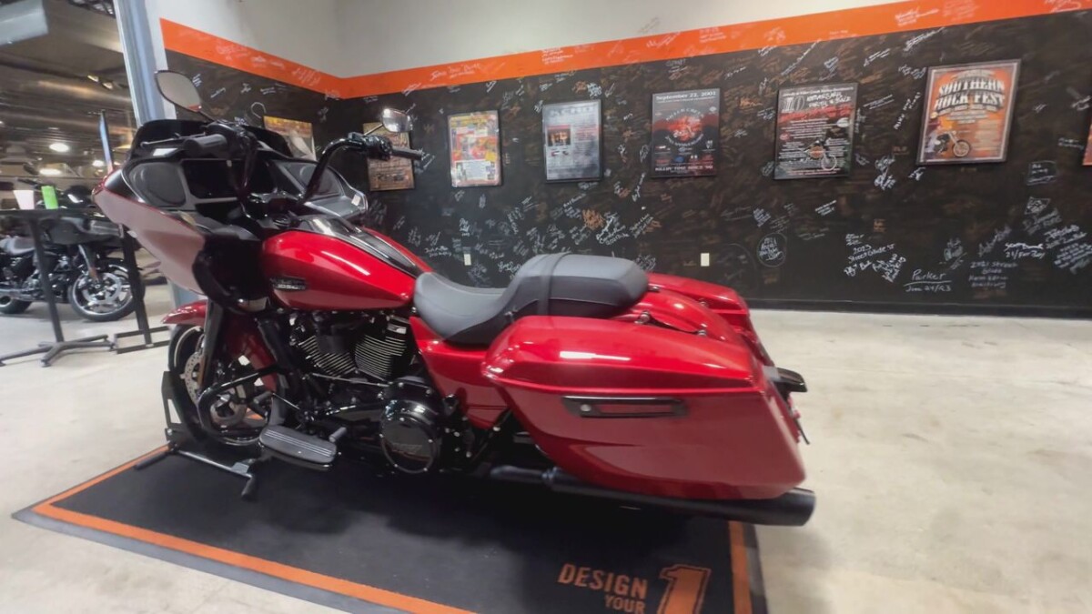FLTRX 2025 Road Glide - Photo 2