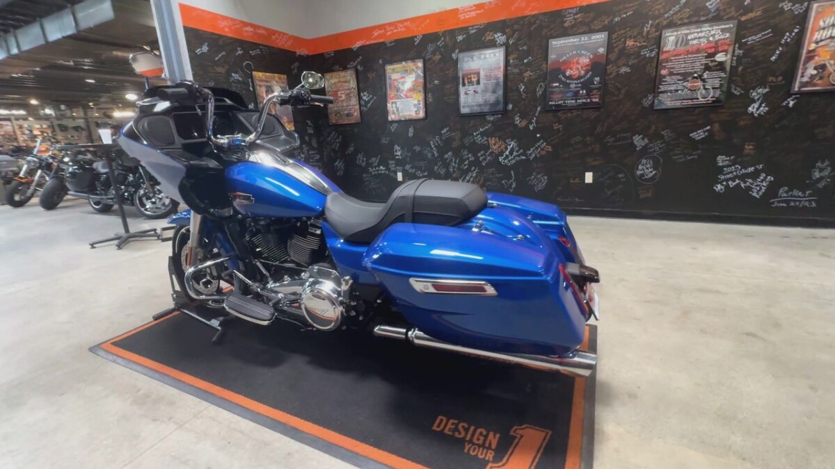 FLTRX 2025 Road Glide - Photo 2