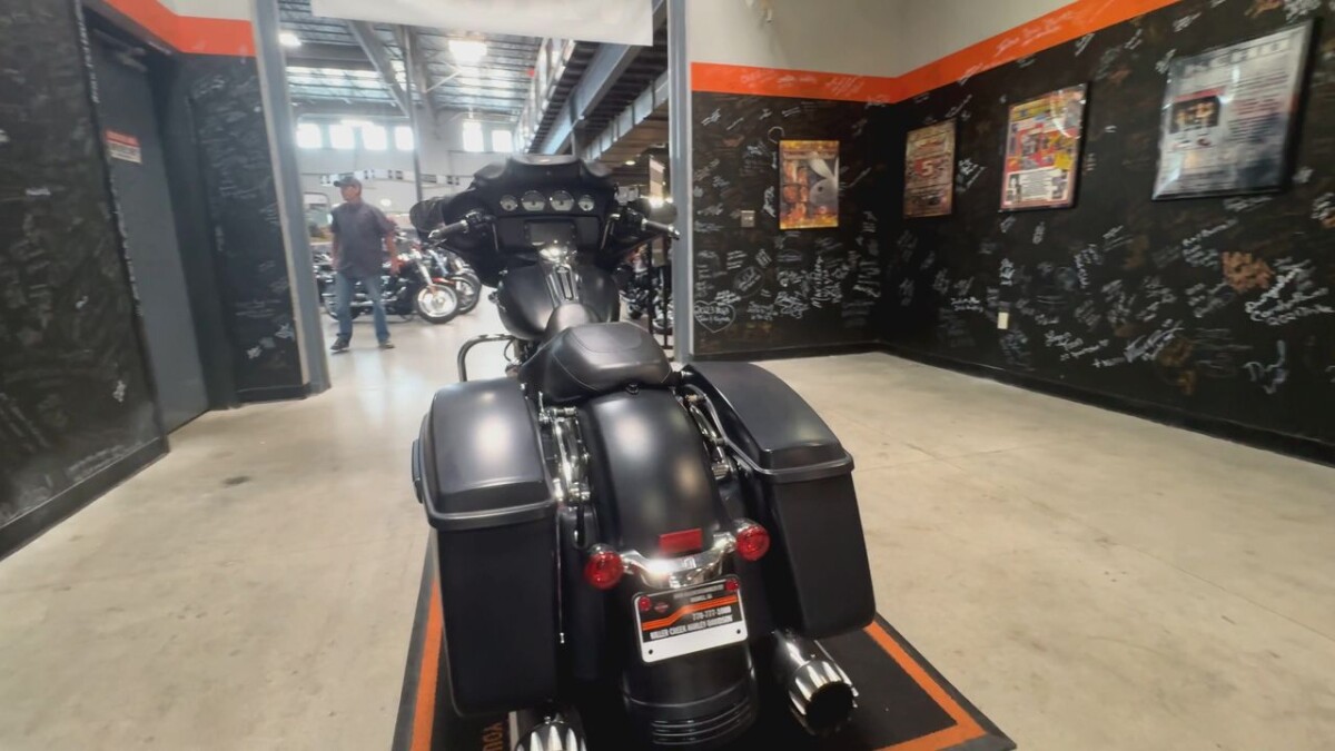 2017 Harley-Davidson Street Glide Special BLACK DENIM - Photo 3