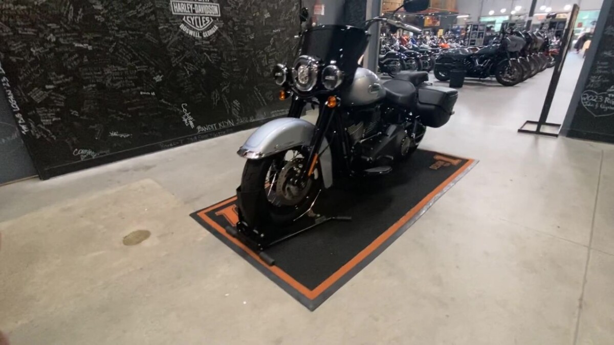 2024 Harley-Davidson Heritage Classic ATLAS SLV MTLIC W/ PINSTRIP - Photo 4
