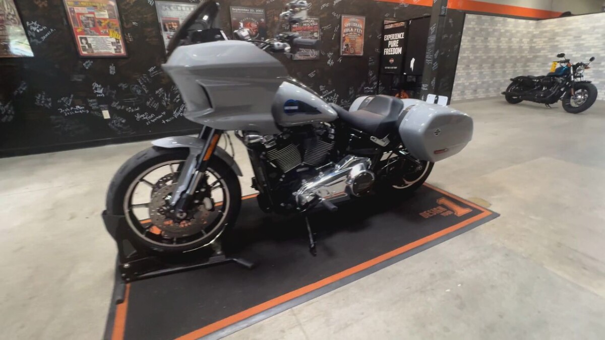 FXLRST 2025 Low Rider ST - Photo 9