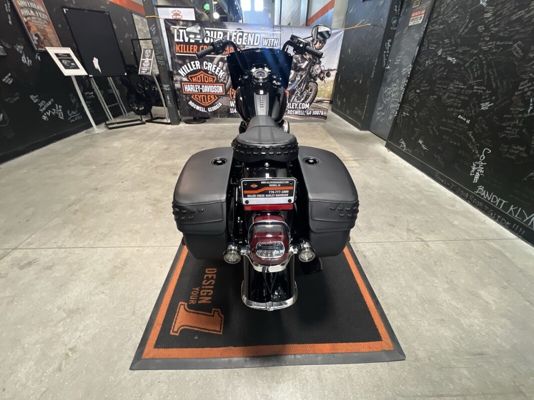 2025 Harley-Davidson Heritage Classic VIVID BLACK W/ PINSTRIPE - Photo 2